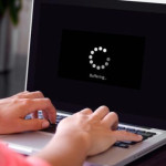 ترافیک اینترنت ایران نصف شد؛ سقوط آزاد کیفیت شبکه پس از ۲۲ بهمن