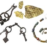 گنج‌های وایکینگی از خاک بیرون آمدند؛ دو شمشیر، مروارید و تکه‌های طلا!