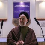 خاتمی: باید از دولت حمایت کنیم خاتمی: باید از دولت حمایت کنیم