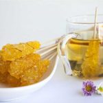 فواید نبات قهوه ای برای نوزاد