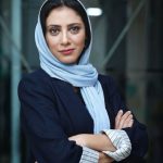 استایل جدید مونا فرجاد با کت و شلوار و کلاه + عکس جدید – سلام نو