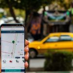 تناقض در گفتار و رفتار تامین اجتماعی؛ از پیامک انبوه تا تهدید بازنشستگان فعال در تاکسی‌های اینترنتی