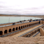 تخریب پل و سقوط ۱۲ نفر در سد فریمان+ عکس