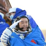 بازگشت فضانوردان چینی و چهار موش از «کاخ آسمانی» / پس از ۲۰۰ روز اقامت + فیلم بازگشت فضانوردان چینی و چهار موش از «کاخ آسمانی» / پس از ۲۰۰ روز اقامت + فیلم