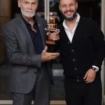 شوخی جمشید هاشمپور با جواد عزتی در جشنواره فیلم شهر در مقابل عکاسان + فیلم شوخی جمشید هاشمپور با جواد عزتی در جشنواره فیلم شهر در مقابل عکاسان + فیلم