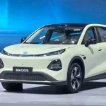 شاسی بلند برقی چانگان Nevo Q05 با قیمت باورنکردنی ۱۱ هزار دلار رونمایی شد