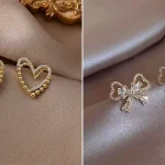 گوشواره کیوت طلا؛ ۱۵ عکس از مدلهای ظریف و ترند دخترانه ۲۰۲۵ گوشواره کیوت طلا؛ ۱۵ عکس از مدلهای ظریف و ترند دخترانه ۲۰۲۵