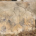 سنگ‌گورها قربانی گنجیاب‌ها؛ گورستان بیدزرد در آتش بی‌توجهی