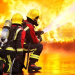 فرار از مرگ در دل شب؛ آتش‌سوزی مسافرخانه‌ای در سعدی