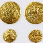 کشف گنج طلایی در باتلاق؛ راز سکه‌های طلای ۲۳۰۰ ساله!