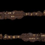 راز طلاهای باستانی؛ کشف نیزه‌های طلایی از چشمه مقدس