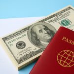 تغییر در قیمت ارز مسافرتی؛ دلار گران شد، کارمزد کاهش پیدا کرد!