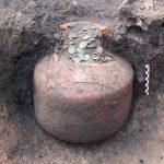 قلک ۱۸۰۰ ساله رومی هم کشف شد؛ گنجی از ۴۰ هزار سکه در کف یک خانه! قلک ۱۸۰۰ ساله رومی هم کشف شد؛ گنجی از ۴۰ هزار سکه در کف یک خانه!