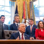 امضای لغو دائمی تحریم های سوریه توسط ترامپ امضای لغو دائمی تحریم های سوریه توسط ترامپ