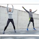 ۵ تمرین ایستاده صبحگاهی برای صاف شدن شکم