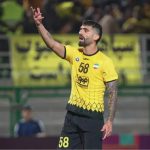 درگیری فیزیکی دو بازیکن سابق استقلال با هوادار پرسپولیسی در فرودگاه درگیری فیزیکی دو بازیکن سابق استقلال با هوادار پرسپولیسی در فرودگاه