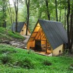 بهترین کلبه سوییسیهای شمال ایران؛ اقامت رویایی میان طبیعت جذاب بهترین کلبه سوییسیهای شمال ایران؛ اقامت رویایی میان طبیعت جذاب