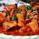 راز خوشمزگی تاسکباب سنتی / دستور پخت مرحلهبهمرحله و خانگی به روش اصیل تهرانی راز خوشمزگی تاسکباب سنتی / دستور پخت مرحلهبهمرحله و خانگی به روش اصیل تهرانی