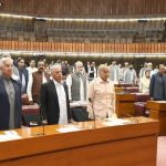 ورود غیر منتظره یک الاغ به پارلمان پاکستان+ فیلم ورود غیر منتظره یک الاغ به پارلمان پاکستان+ فیلم