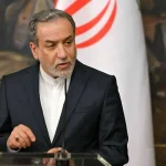 تصویر متفاوت عراقچی و همسر جوانش در یک مراسم خاص+ عکس تصویر متفاوت عراقچی و همسر جوانش در یک مراسم خاص+ عکس