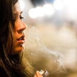 چرا زنان بیشتر از مردان در ترک سیگار شکست میخورند؟ چرا زنان بیشتر از مردان در ترک سیگار شکست میخورند؟