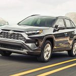 راز محبوبیت تویوتا راو ۴ در بازار کراساوورها چیست؟ راز محبوبیت تویوتا راو ۴ در بازار کراساوورها چیست؟