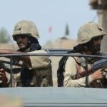 لحظات دلهرهآور درگیری ارتش پاکستان و افراد مسلح + فیلم لحظات دلهرهآور درگیری ارتش پاکستان و افراد مسلح + فیلم