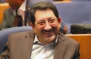 حمله به وزیر صمت با کارتخوان در کاشان/ ماجرا چه بود؟ + فیلم حمله به وزیر صمت با کارتخوان در کاشان/ ماجرا چه بود؟ + فیلم