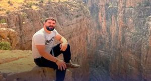 میلاد کرمی بلاگر معروف کوهستان از سقوط جان بدر برد/ آخرین وضعیت سلامت کرمی + فیلم میلاد کرمی بلاگر معروف کوهستان از سقوط جان بدر برد/ آخرین وضعیت سلامت کرمی + فیلم