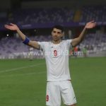 لحظه برخورد توپ به صورت طارمی در بازی المپیاکوس مقابل آریس + فیلم لحظه برخورد توپ به صورت طارمی در بازی المپیاکوس مقابل آریس + فیلم