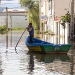 قایقرانی در خیابانهای یک شهر ایران/ به دنبال وقوع سیلاب + فیلم قایقرانی در خیابانهای یک شهر ایران/ به دنبال وقوع سیلاب + فیلم