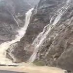 کوههای حاجیآباد هرمزگان تبدیل به آبشار شد+ فیلم کوههای حاجیآباد هرمزگان تبدیل به آبشار شد+ فیلم