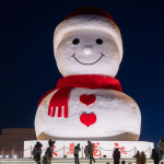 ساخت آدم برفی غول‌پیکر در چین+فیلم