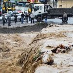 لحظات دلهرهآور نجات راننده گرفتار در سیلاب کهنوج+ فیلم لحظات دلهرهآور نجات راننده گرفتار در سیلاب کهنوج+ فیلم