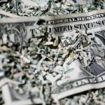 ترامپ به دنبال دلار ضعیف‌تر/ آیا تضعیف دلار می‌تواند توازن تجاری آمریکا و چین را تغییر دهد؟