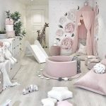 تصویر توجه‌برانگیز از نمایش سیسمونی یک نوزاد در کوچه+ فیلم