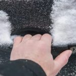 چطور قفل یخزده ماشین را باز کنیم؟ چطور قفل یخزده ماشین را باز کنیم؟