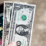 واردات موبایل با نرخ ارز ثانویه بانک مرکزی انجام می‌شود