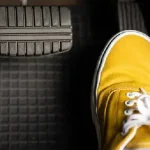 ممنوعیت رانندگی با یک پدال در چین؛ قانون جدید برای ایمنی خودروهای برقی