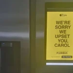 نمایش تبلیغات سریال Pluribus روی یخچال سامسونگ، یک زن را راهی بیمارستان کرد! نمایش تبلیغات سریال Pluribus روی یخچال سامسونگ، یک زن را راهی بیمارستان کرد!