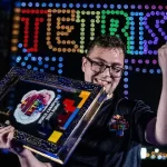 رکوردشکنی در دبی؛ اجرای بازی تتریس در آسمان با هزاران پهپاد