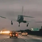 ویدیوی هیجانانگیز از سقوط یک هواپیما روی تویوتا کمری در بزرگراه فلوریدا ویدیوی هیجانانگیز از سقوط یک هواپیما روی تویوتا کمری در بزرگراه فلوریدا