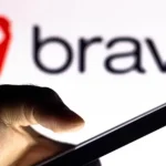 اگر باتری گوشی اندرویدی شما زود خالی می‌شود، مرورگر کروم را پاک و Brave را نصب کنید