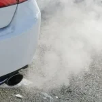 آیا میدانستید، در بسیاری کشورها گرم کردن خودرو با روشن گذاشتن درجا غیرقانونی است و جریمه دارد؟! آیا میدانستید، در بسیاری کشورها گرم کردن خودرو با روشن گذاشتن درجا غیرقانونی است و جریمه دارد؟!