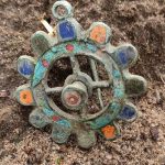 کشف یک زیور باستانی از دوره روم؛ سنجاق سینه یا طلسم؟ کشف یک زیور باستانی از دوره روم؛ سنجاق سینه یا طلسم؟