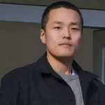 دو کوان، خالق ارز دیجیتال لونا به ۱۵ سال حبس محکوم شد! دو کوان، خالق ارز دیجیتال لونا به ۱۵ سال حبس محکوم شد!