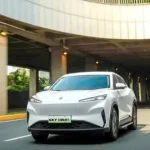 دانگ فنگ آئولوس اسکای EV01 معرفی شد؛ اولین خودروی سواری تولید انبوه جهان با سیستم ناوبری ماهواره‌ای …