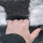 در صورت یخ زدن قفل دستگیره ماشین چه باید کرد؟ در صورت یخ زدن قفل دستگیره ماشین چه باید کرد؟