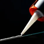 دانشمندان چسب قدرتمندی ساختند که می‌تواند یک ماشین را یدک بکشد