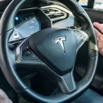 هشدار جدی کالیفرنیا به تسلا: استفاده از واژه «خودران» ممنوع!